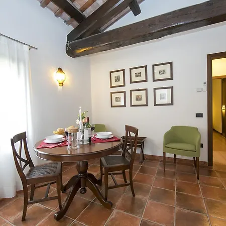 Solatia Apartament *